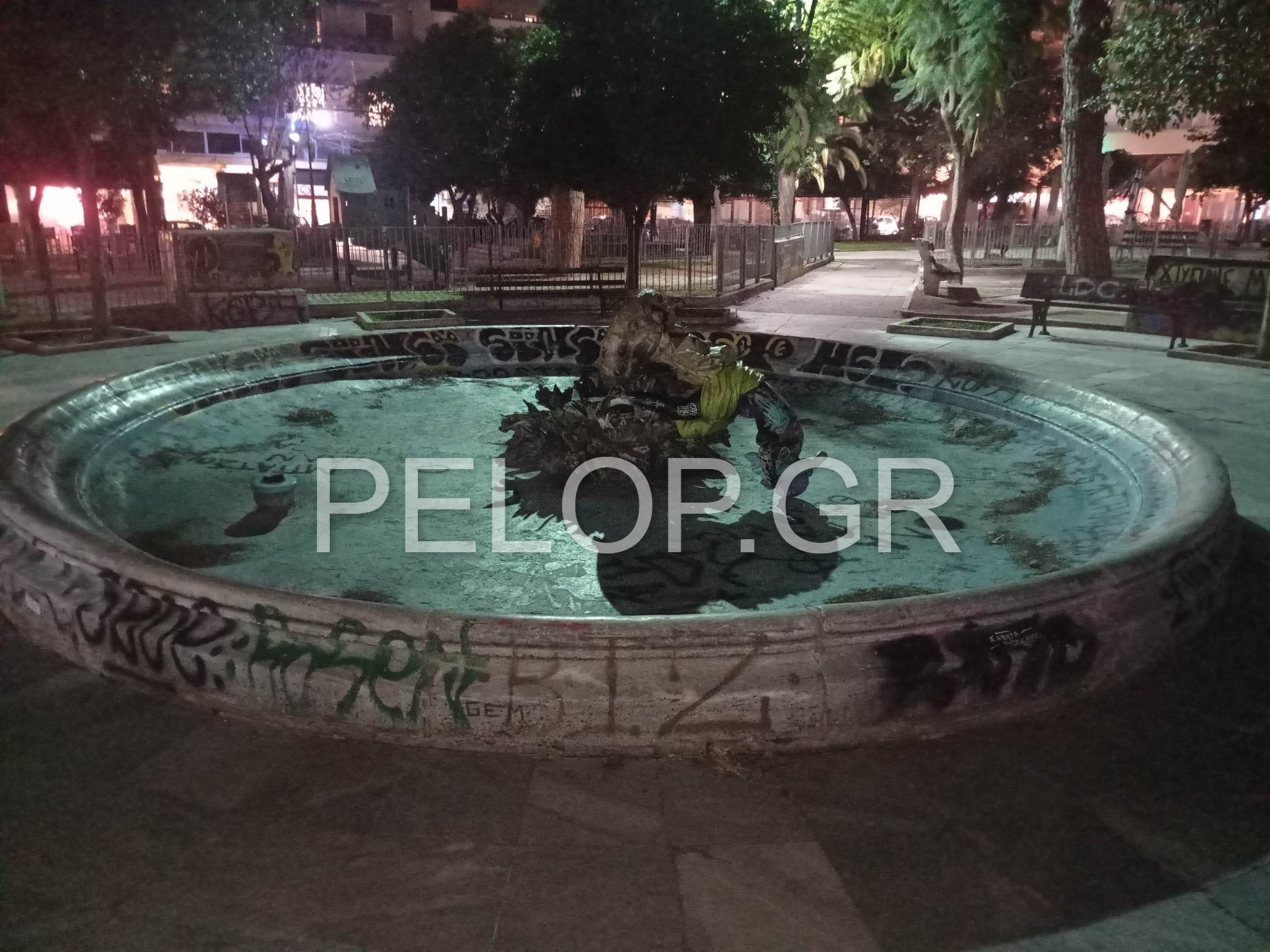Πάτρα: Αποτροπιασμός για το σιντριβάνι της Πλατείας Όλγας - Οργή για τους βανδαλισμούς ΦΩΤΟ