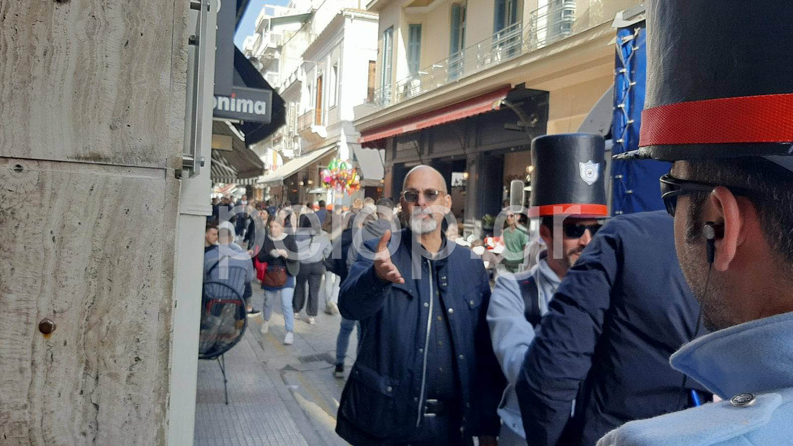 ΕΚΤΑΚΤΟ - Πάτρα: Συνελήφθη ο Νεκτάριος Φαρμάκης - Άμεση επέμβαση της Καρναβαλικής Αστυνομίας ΦΩΤΟ