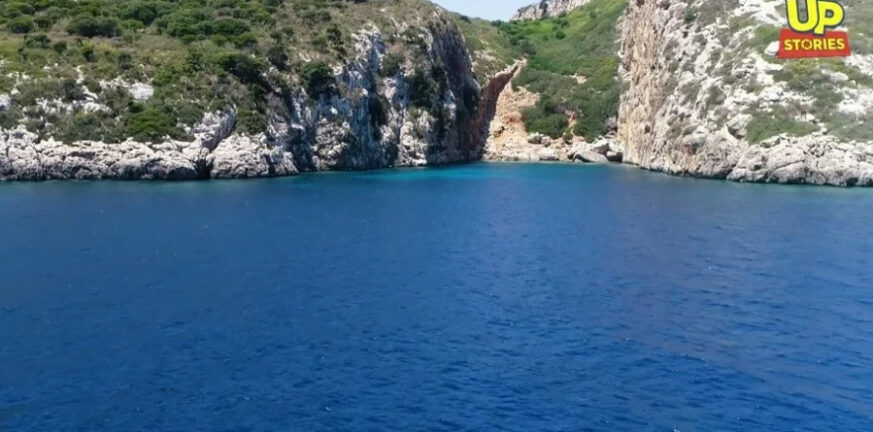 Πελοπόννησος: Αυτό το νησί «καταφύγιο» είναι το πιο μυστηριώδες