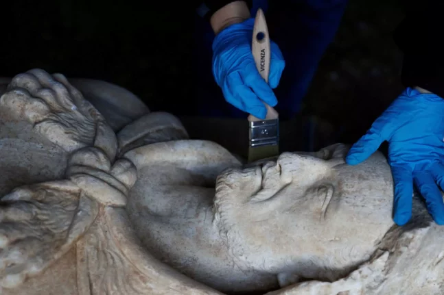 Ιταλία: Ανακαλύφθηκε άγαλμα αυτοκράτορα με τη μορφή του Ηρακλή 