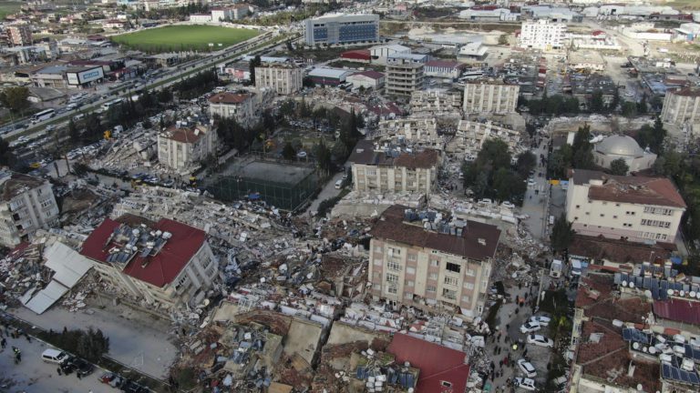 Σεισμοί Τουρκία - Συρία: Τραγωδία δίχως τέλος - Περισσότεροι από 7.000 οι νεκροί ΦΩΤΟ - ΒΙΝΤΕΟ