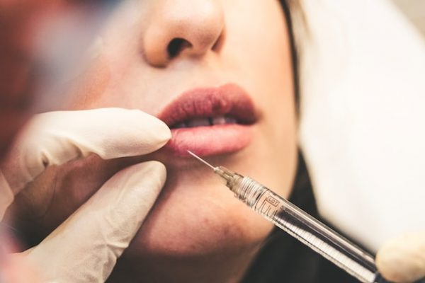 «Προσοχή σε botox από ερασιτέχνες» - Τι ανακοίνωσε ο Ιατρικός Σύλλογος Αθηνών