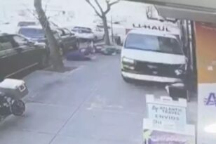 Μπρούκλιν: Άνδρας με φορτηγάκι τραυμάτισε πεζούς - Οδήγησε σε πεζοδρόμιο 