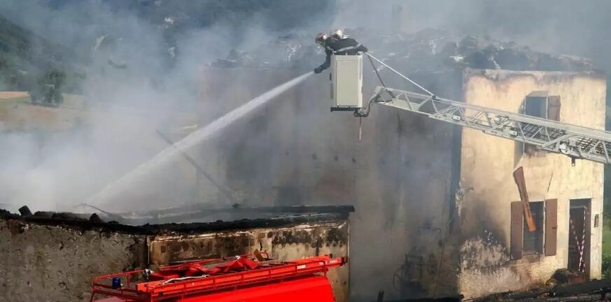 Γαλλία: Τραγωδία σε σπίτι που έπιασε φωτιά - Νεκρή μητέρα με τα 7 παιδιά της