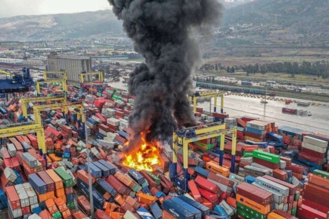 Σεισμός Τουρκία: Μεγάλη φωτιά σε λιμάνι της πόλης Ισκεντερούν