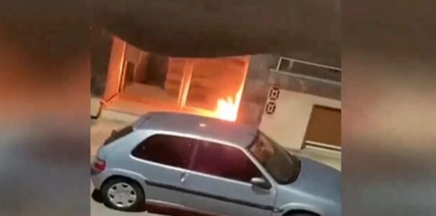 Καισαριανή: Έκρηξη εμπρηστικού μηχανισμού σε είσοδο πολυκατοικίας - ΒΙΝΤΕΟ