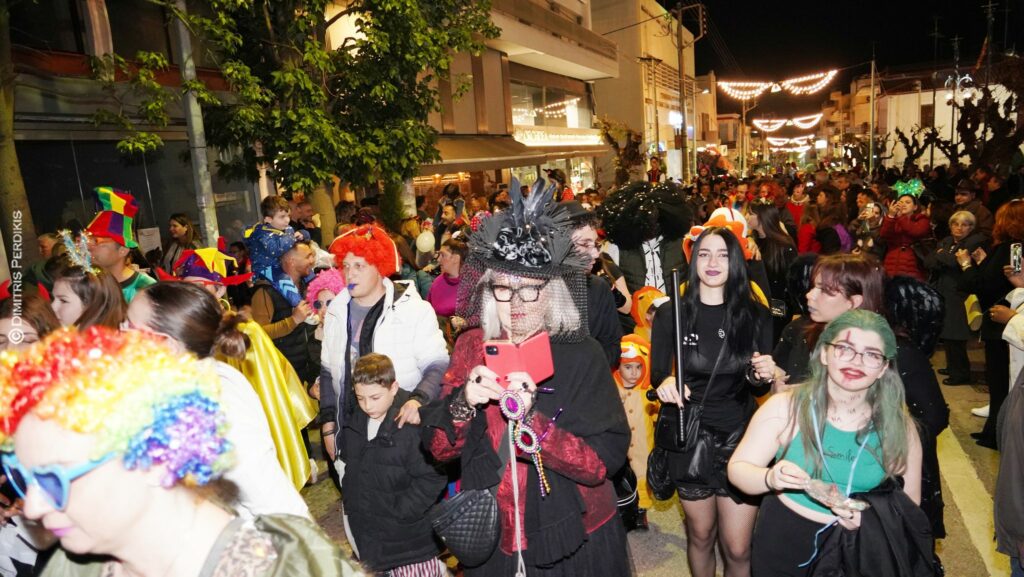 Αιγιάλεια: Πρωταγωνιστεί και στο Καρναβάλι - Παρελάσεις σε Αίγιο, Αιγείρα και Διακοπτό - ΦΩΤΟ