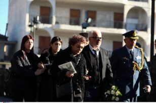 Κηδεία Μάριου - Μιχαήλ Τουρούτσικα: Οι σπαρακτικοί επικήδειοι των γονέων του - «Πέθανε όπως επιθυμούσε, νωρίς αλλά γεμάτος Ελλάδα»
