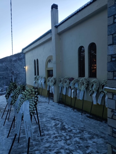 Δεκάδες στεφάνια για το τελευταίο «αντίο» στον Ευστάθιο Τσιτλακίδη στο Νευροκόπι - ΦΩΤΟ