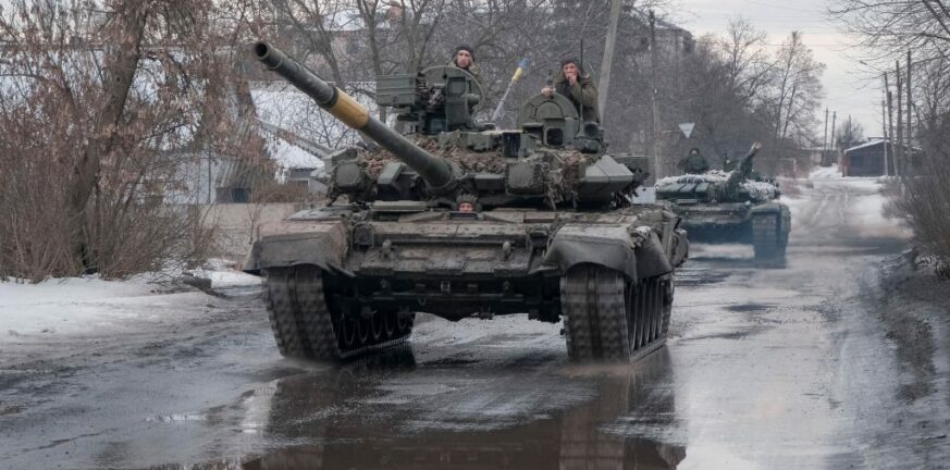 Πόλεμος στην Ουκρανία: Οι ΗΠΑ στέλνουν πυρομαχικά – Ανησυχία για κινεζική βοήθεια στην Ρωσία