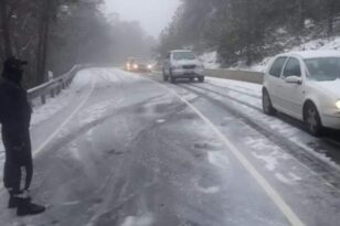 Κυκλοφοριακά προβλήματα σε Αχαΐα και Αιτωλοακαρνανία λόγω χιονιού και παγετού - Πού χρειάζονται αλυσίδες, ποιος δρόμος είναι κλειστός