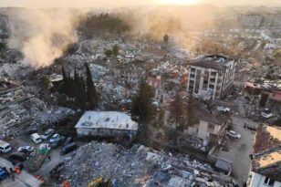 Τουρκία: Μπαράζ συλλήψεων για την κατάρρευση κτιρίων - Αυξάνεται ο αριθμός των θυμάτων