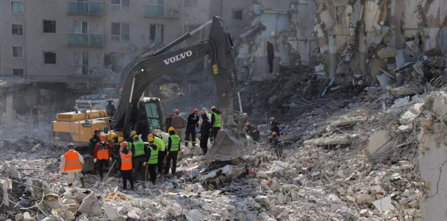 Τουρκία: Ειδικές δυνάμεις επιχειρούν να σώσουν κατοικίδια σε κατεστραμμένο κτίριο ΒΙΝΤΕΟ