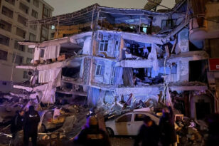 Σεισμός Τουρκία: Ολονύχτια μάχη των διασωστών - Αυξάνεται δραματικά ο αριθμός των νεκρών, ξεπέρασαν τους 3.000 - Εικόνα από τις έρευνες