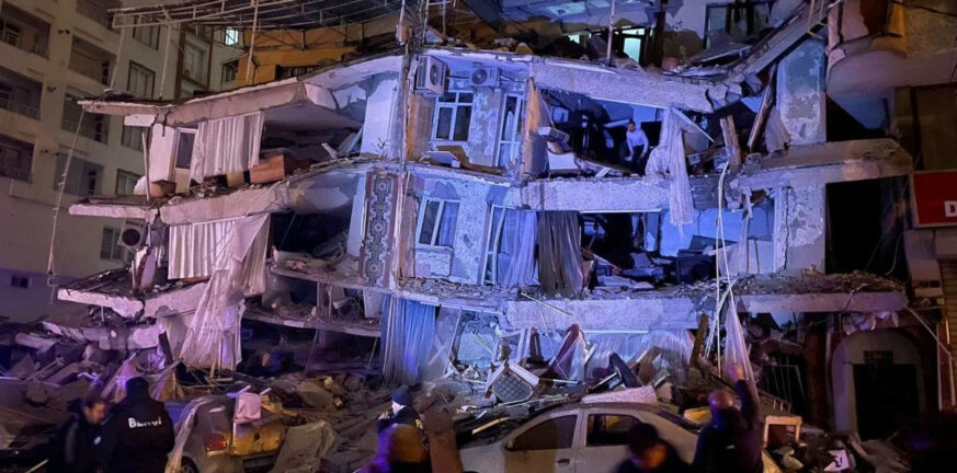 Σεισμός Τουρκία: Ολονύχτια μάχη των διασωστών - Αυξάνεται δραματικά ο αριθμός των νεκρών, ξεπέρασαν τους 3.000 - Εικόνα από τις έρευνες