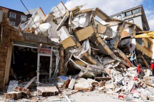 Σεισμός στην Τουρκία: Πέθανε η 40χρονη που είχαν βγάλει οι διασώστες μετά από 104 ώρες στα συντρίμμια
