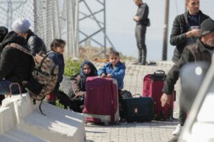 Συρία: Χιλιάδες πρόσφυγες επιστρέφουν από την Τουρκία μετά τους σεισμούς 