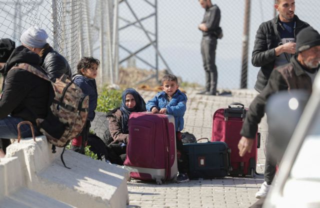 Συρία: Χιλιάδες πρόσφυγες επιστρέφουν από την Τουρκία μετά τους σεισμούς 