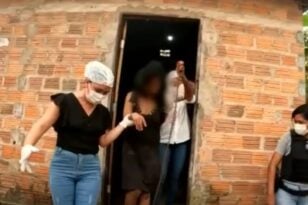 Βραζιλία: Την κρατούσε 20 χρόνια αλυσοδεμένη η μητέρα της σε αυτοσχέδιο κελί - ΒΙΝΤΕΟ