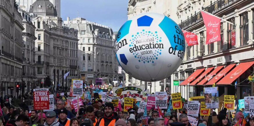 Βρετανία: Μαζικές διαδηλώσεις – Η μεγαλύτερη απεργία των τελευταίων ετών