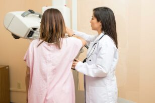 Μαστογραφία: Οι νέες οδηγίες και η σημασία της πυκνότητας των μαστών