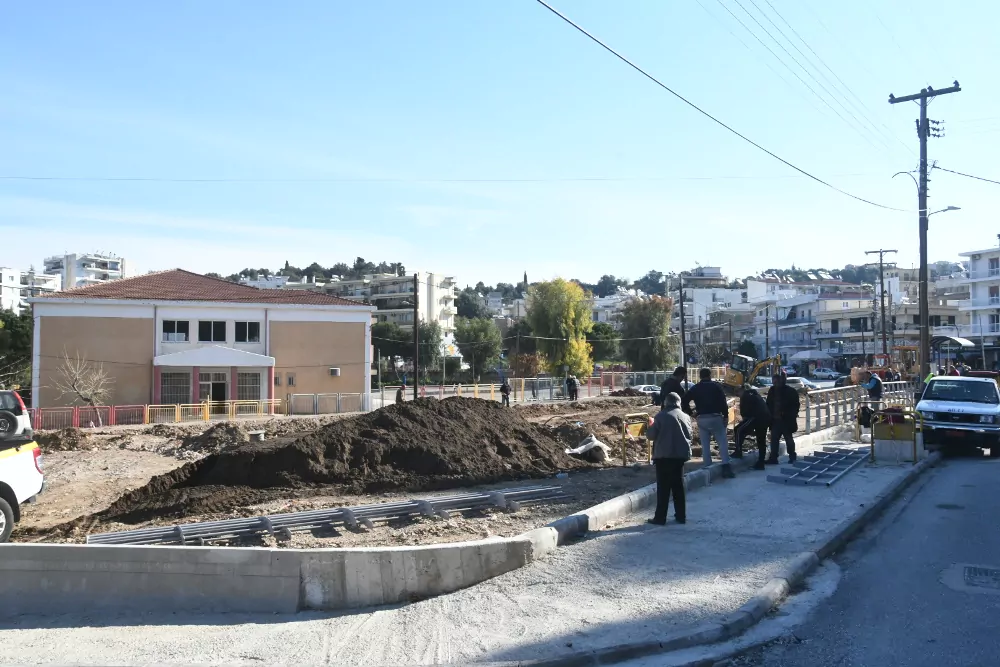 Πάτρα: Συνεχίζονται οι εργασίες για τη διαμόρφωση της νέας πλατείας στην Ανθούπολη