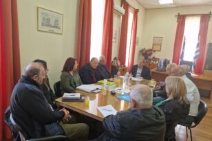 Αίγιο: Συνάντηση εργασίας του Δημάρχου με τους προϊσταμένους των Διευθύνσεων και των Αυτοτελών Τμημάτων του Δήμου