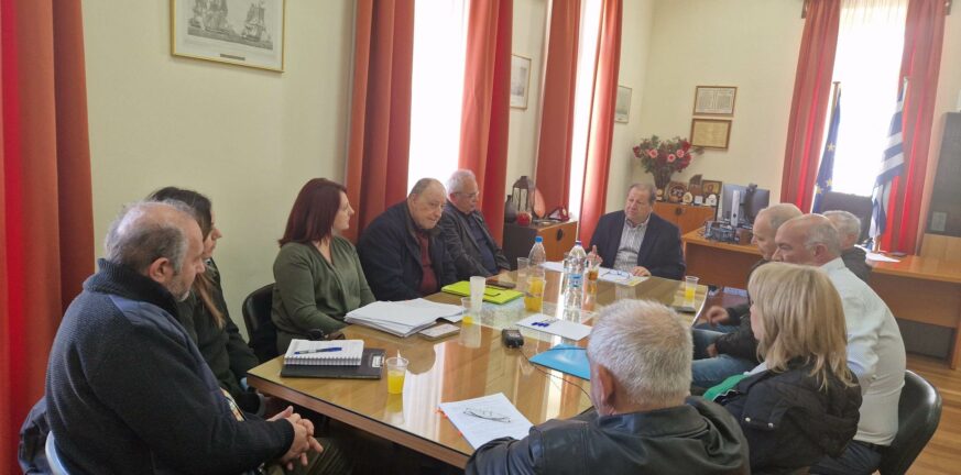 Αίγιο: Συνάντηση εργασίας του Δημάρχου με τους προϊσταμένους των Διευθύνσεων και των Αυτοτελών Τμημάτων του Δήμου