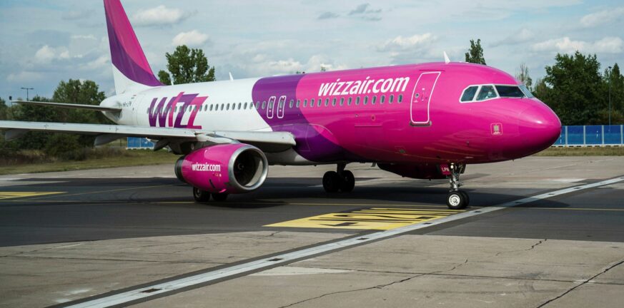 Στο αεροδρόμιο «Ελ.Βενιζέλος» αεροσκάφος της Wizz Air - Η βλάβη και ο «εγκλωβισμός» 180 επιβατών