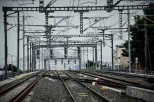Συνάντηση Γεραπετρίτη με σιδηροδρομικούς: «Ενημερώσαμε για τις χρόνιες παθογένειες του ελληνικού Σιδηροδρόμου»