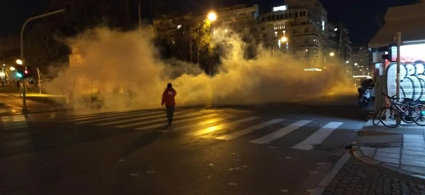 Θεσσαλονίκη: Επεισόδια και ρίψεις χημικών μετά την πορεία για τα Τέμπη 
