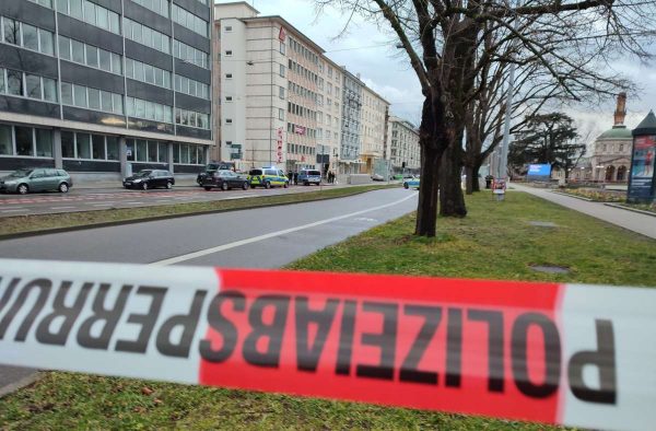 Γερμανία: Κρατούνται δύο όμηροι σε φαρμακείο