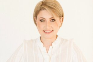 Χριστίνα Αλεξοπούλου: «Αγάπη και ευγνωμοσύνη στις μανούλες»