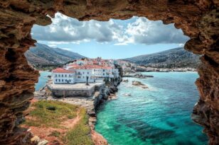 Ποιο ελληνικό νησί βρίσκεται στην κορυφή της λίστας με τα 7 καλύτερα του κόσμου