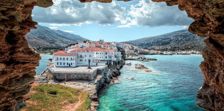 Ποιο ελληνικό νησί βρίσκεται στην κορυφή της λίστας με τα 7 καλύτερα του κόσμου
