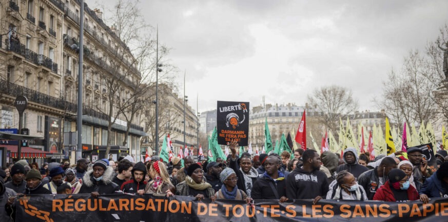 Γαλλία: Συνεχίζεται ο απεργιακός «κλοιός» στη χώρα - Σε επιφυλακή 13.000 αστυνομικοί