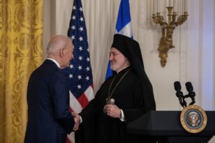 Μπάιντεν σε Αρχιεπίσκοπο Ελπιδοφόρο: Ο Μενέντεζ είναι πολύ πιο έξυπνος και σκληρός Έλληνας