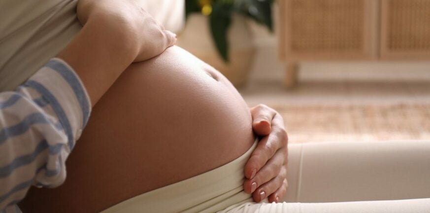 Ιωάννινα: «Σήκωσε χέρι» στην έγκυο κόρη του - Την χτυπούσε με γροθιές