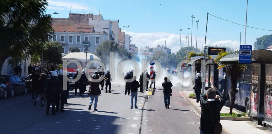 Πάτρα: Επεισόδια έξω από τον ΟΣΕ - Έριξαν πέτρες και μπογιές στους Αστυνομικούς ΦΩΤΟ