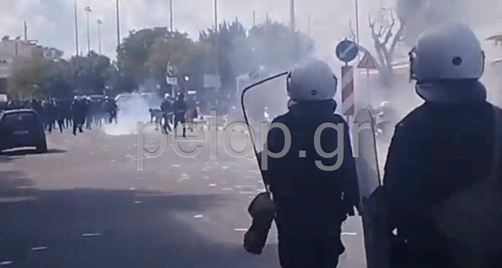Πάτρα: Επεισόδια στο τέλος της πορείας - Πέταξαν μολότοφ, δακρυγόνα και μπογιές έξω από τον ΟΣΕ ΦΩΤΟ