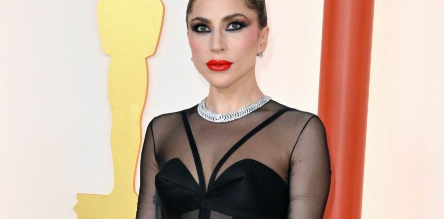 Όσκαρ 2023: Απρόοπτο συμβάν για τη Lady Gaga στο... σαμπανιζέ χαλί - Η άμεση και viral αντίδρασή της