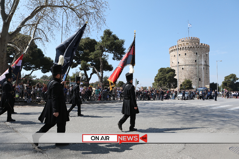 Ιερός Λόχος Μεσολογγίου: Συγκίνηση και δέος στην παρέλαση της 25ης Μαρτίου στη Θεσσαλονίκη ΦΩΤΟ - ΒΙΝΤΕΟ