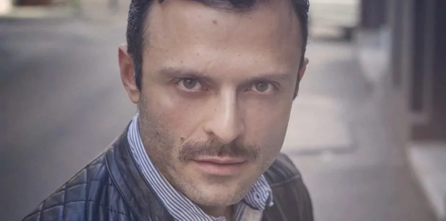 «Αυτή η νύχτα μένει»: Αποθεώθηκε o Πατρινός ηθοποιός Γιώργος Παπαπαύλου - Έκανε τους τηλεθεατές να υποκλιθούν