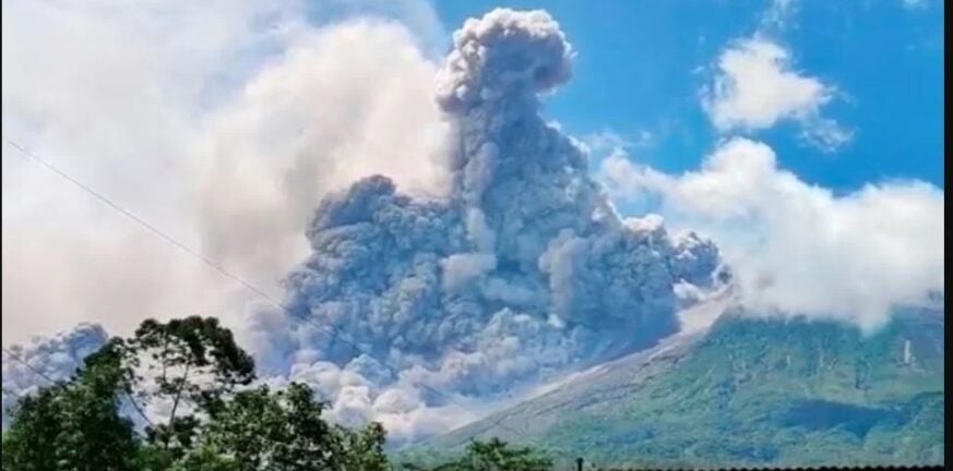 Ινδονησία: Έκρηξη στο ηφαίστειο Μεράπι – ΒΙΝΤΕΟ