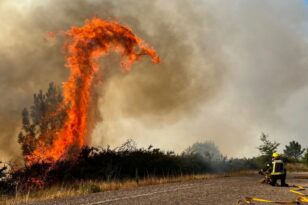 Ισπανία: Εκτός ελέγχου η φωτιά που καίει εδω και δύο μέρες – 1.500 άνθρωποι έχουν απομακρυνθεί ΒΙΝΤΕΟ