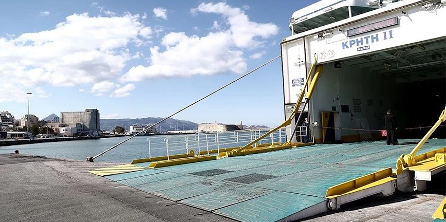 Μηχανική βλάβη στο πλοίο «Kρήτη II» με προορισμό το Ηράκλειο και 238 επιβάτες