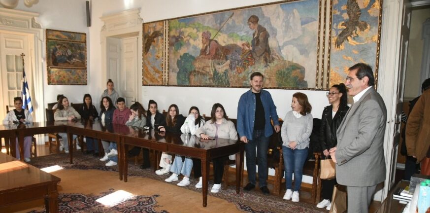 Πάτρα: Μαθήτριες και μαθητές από το Λύκειο Αλιάρτου Βοιωτίας συναντήθηκαν με τον Κώστα Πελετίδη