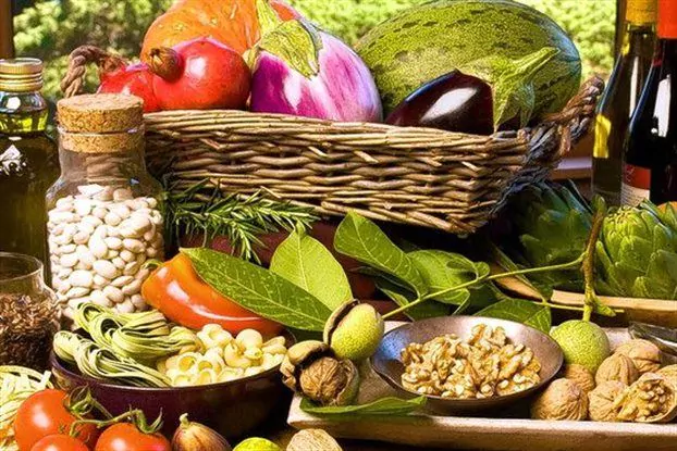 Η μεσογειακή διατροφή βοηθά τους ανθρώπους με πολλαπλή σκλήρυνση να διατηρήσουν τη νοητική υγεία τους