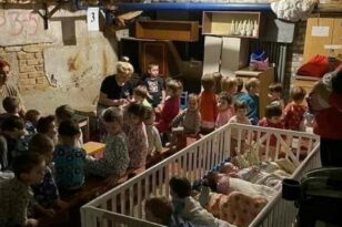 Κίεβο: Συγκλονίζει βίντεο με τα παιδιά στα καταφύγια – Τραγουδούν όταν ηχούν οι σειρήνες