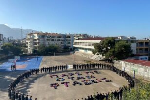 Πάτρα: Συνεχίζονται οι κινητοποιήσεις μαθητών για την τραγωδία στα Τέμπη